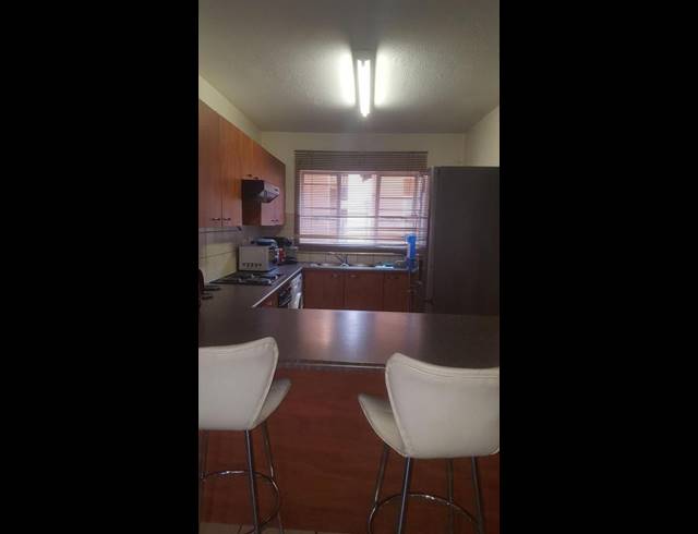 2 BEDROOM PROPERTY TO RENT IN VAN DYK PARK